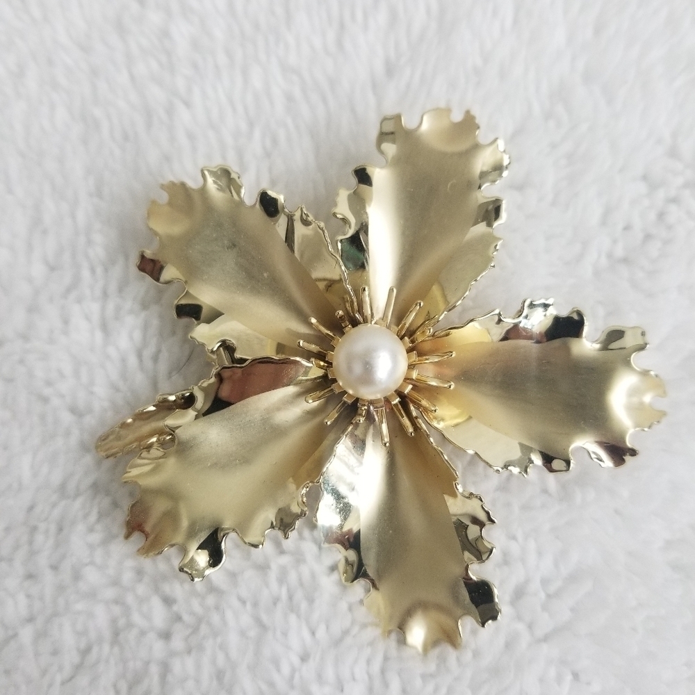 Vintage Flower brooche